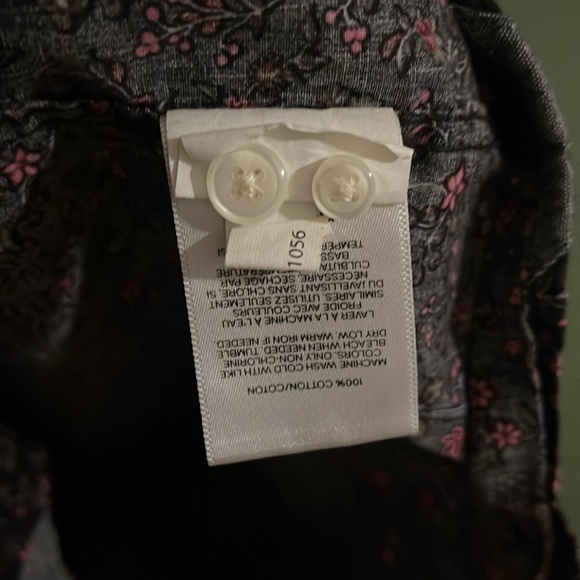 Express - M - Slim Soft Wash Floral Long Sleeve Button Down - Picture 6 of 9